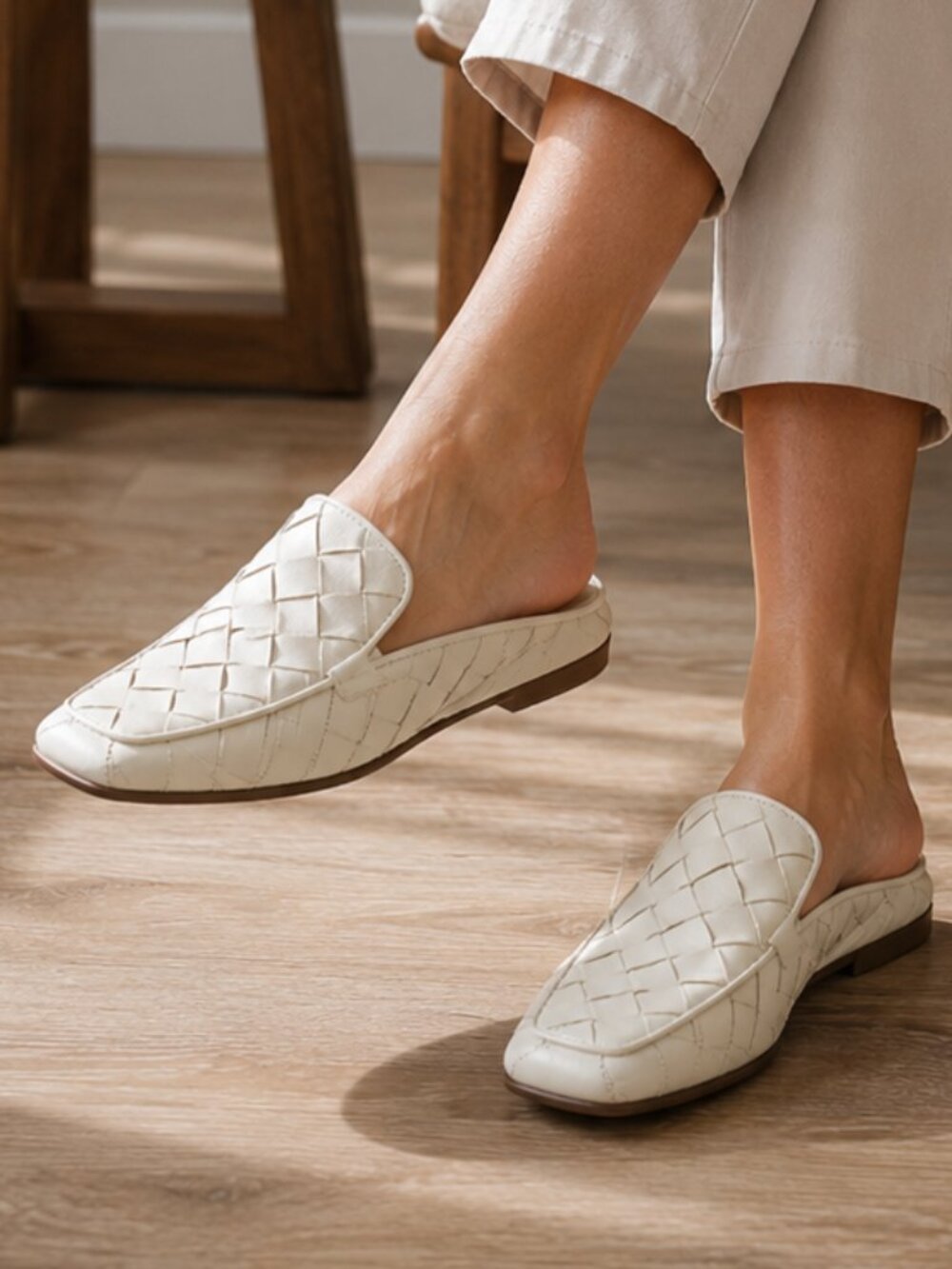 Napoleoni White Woven Leather Square Toe Flat Mules Sz EU 39